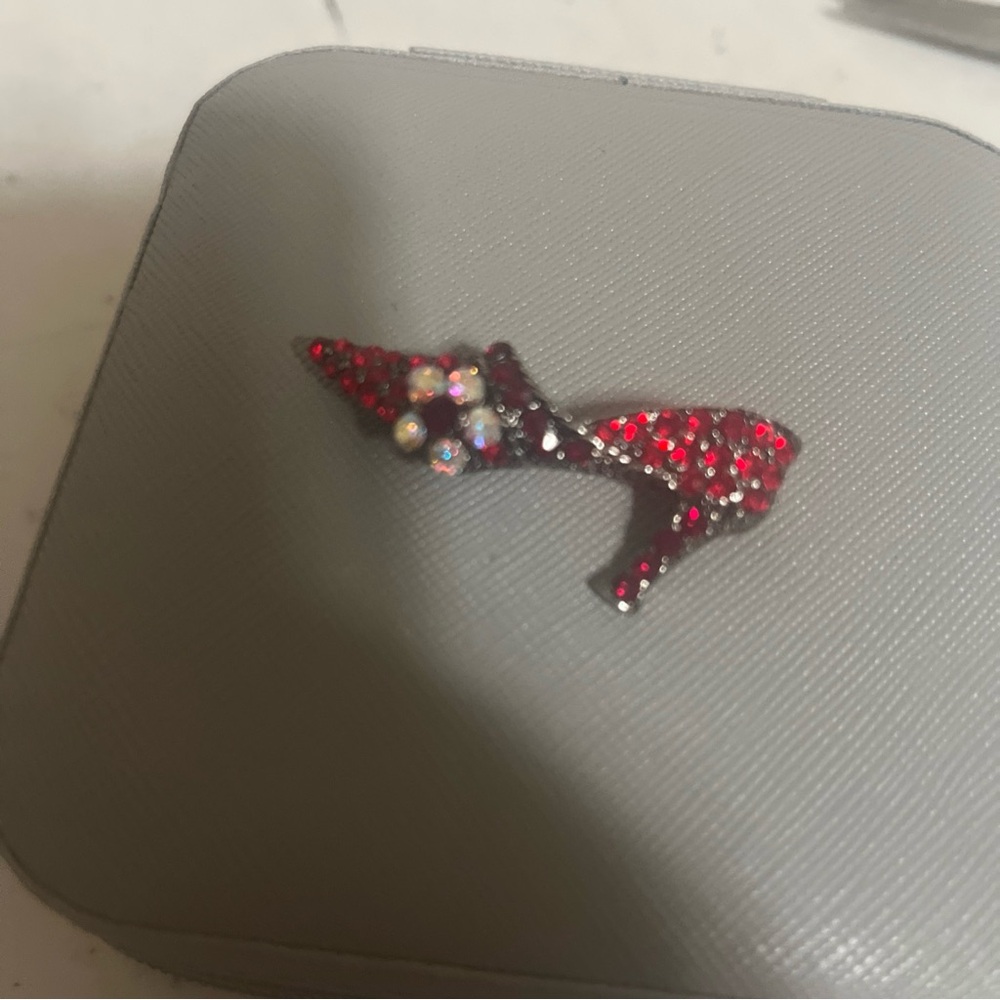 Pin / High Heel Woman's Shoe Brooch / Mixed Rhinestone Accents red